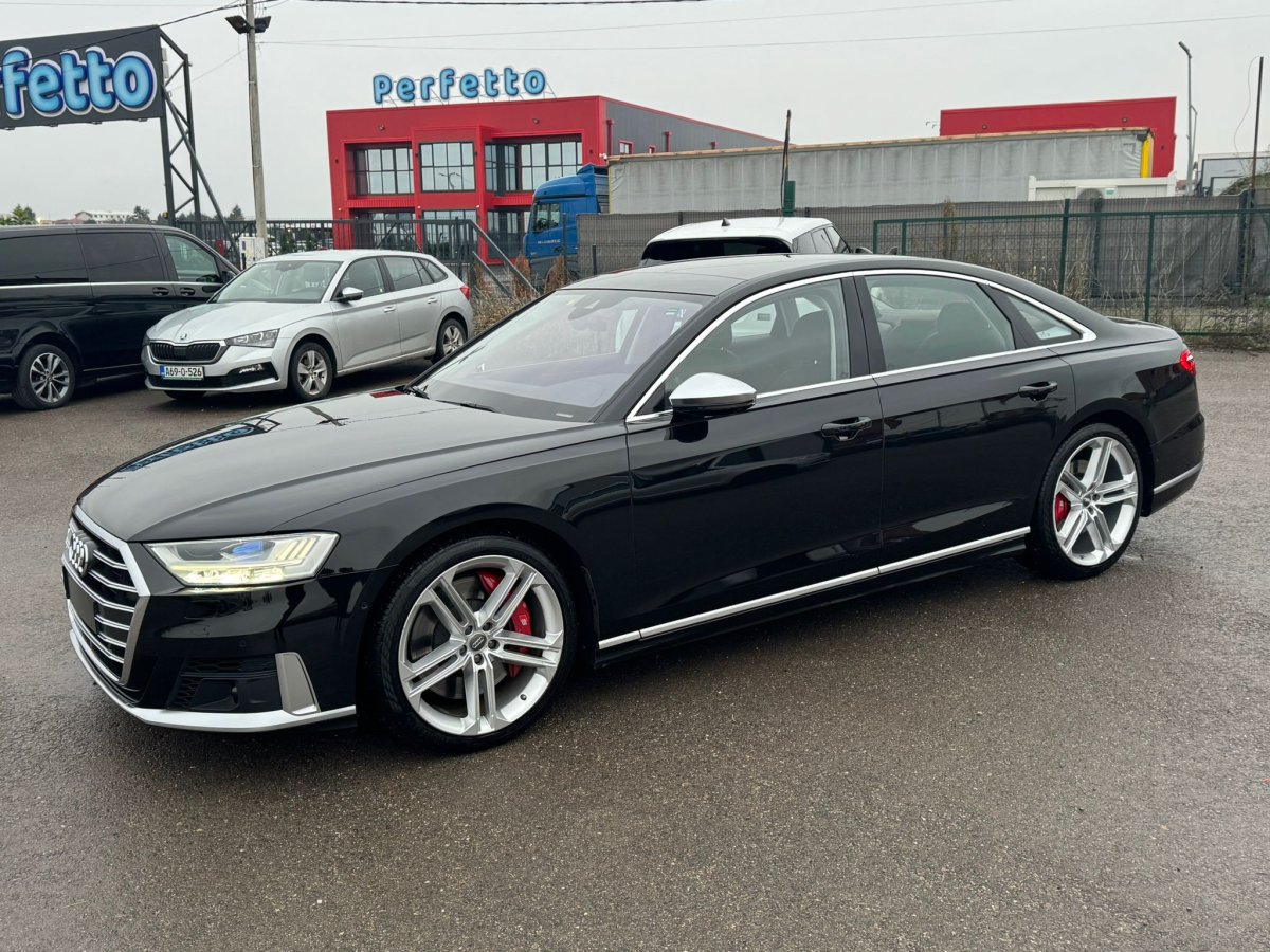 Audi S8